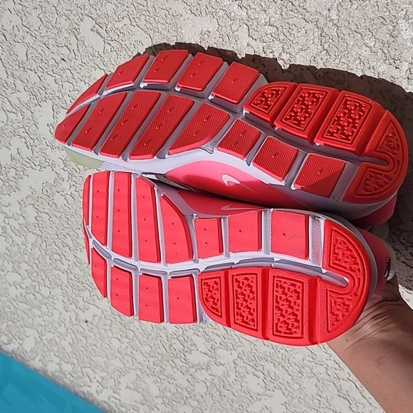 Nike Sock Dart light grey, pink & white - Picture 6 of 7